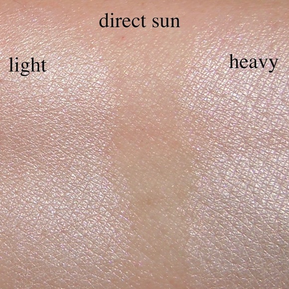 *SOLD* MAC Lightscapade Skinfinish Powder - Picture 5 of 9